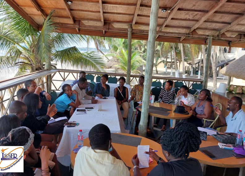 Debriefing session ahead of the return trip to Accra